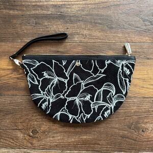 🌺 Tommy Bahama Floral Clutch Wristlet – Tropical Chic Black & White